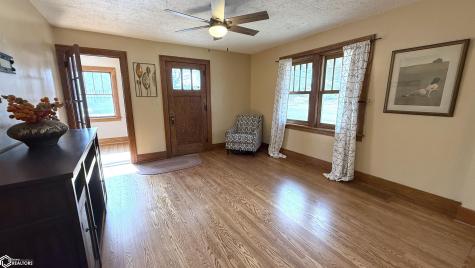 726 1st Street SW Mason City IA 50401