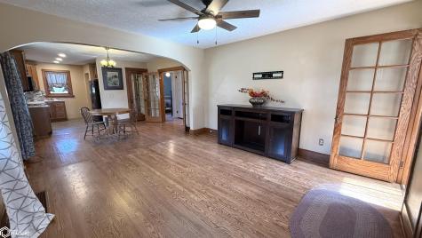 726 1st Street SW Mason City IA 50401