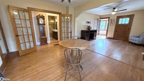 726 1st Street SW Mason City IA 50401