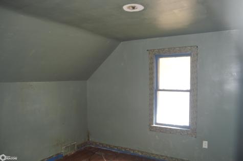 215 3rd Street NE Belmond IA 50421