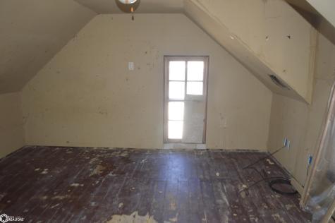 215 3rd Street NE Belmond IA 50421