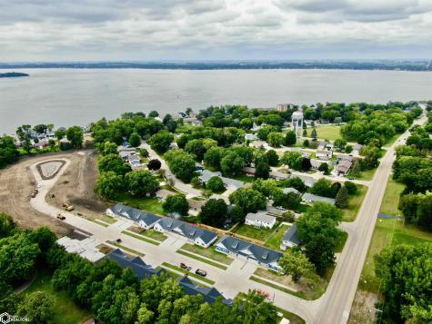 314 27th Place S Clear Lake IA 50428