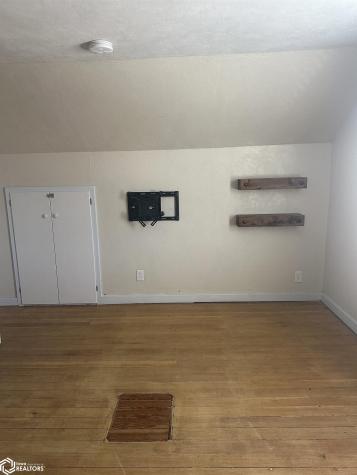 1316 Siloam Iowa Falls IA 50126