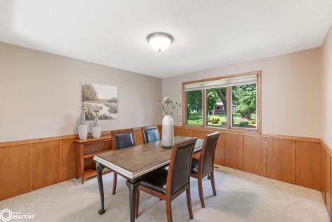 5 Quarry Road Mason City IA 50401