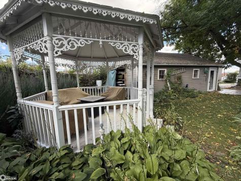 201 S 3rd Street Clear Lake IA 50428