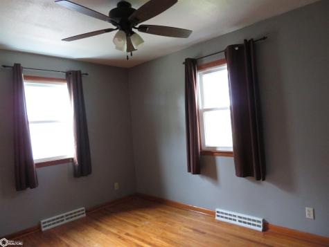 417 7th Avenue NE Clarion IA 50525
