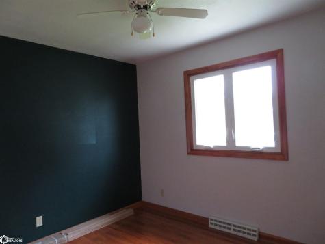 417 7th Avenue NE Clarion IA 50525