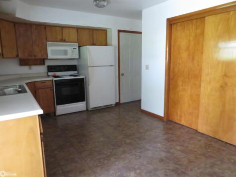 417 7th Avenue NE Clarion IA 50525