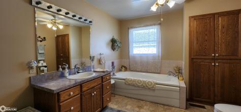 2815 Sage Avenue Garner IA 50438