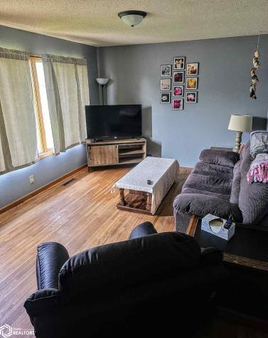 780 W 5th Street Garner IA 50438