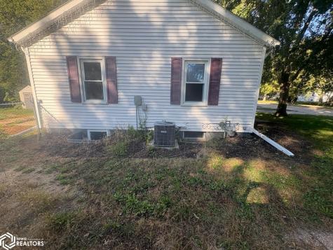712 5th Street NE Belmond IA 50421