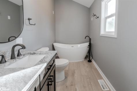 2300 Georgetown Road Iowa Falls IA 50126