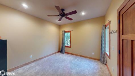 10 Deer Creek Court Mason City IA 50401