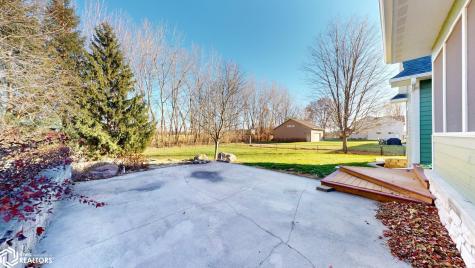 10 Deer Creek Court Mason City IA 50401
