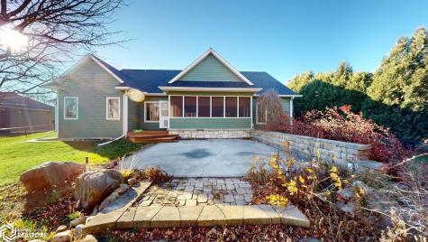10 Deer Creek Court Mason City IA 50401