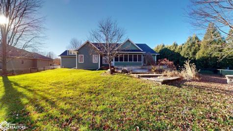 10 Deer Creek Court Mason City IA 50401