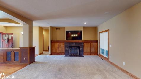 10 Deer Creek Court Mason City IA 50401