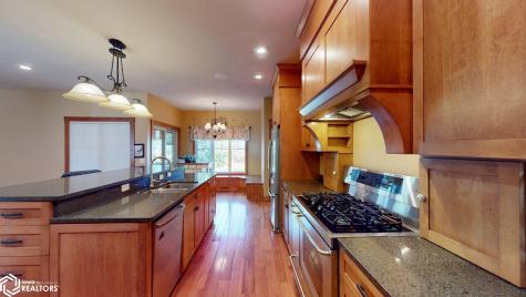 10 Deer Creek Court Mason City IA 50401