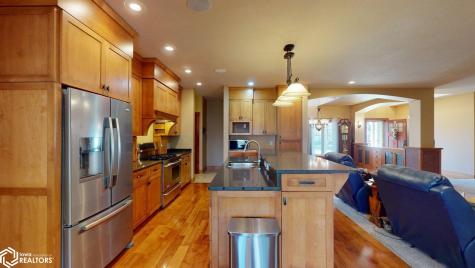 10 Deer Creek Court Mason City IA 50401