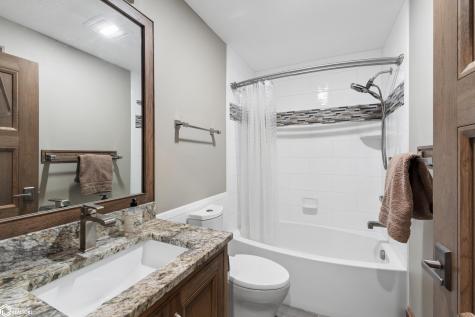 302 E Lake Street Ventura IA 50482