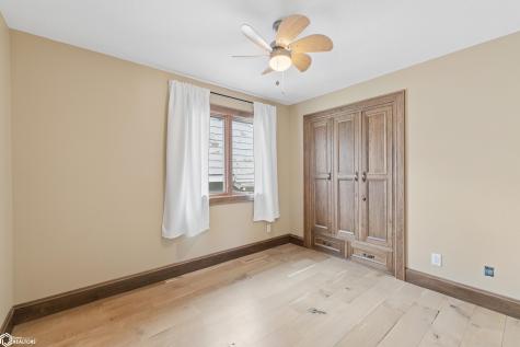 302 E Lake Street Ventura IA 50482