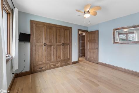 302 E Lake Street Ventura IA 50482