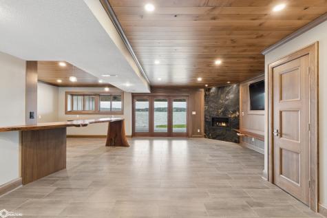 302 E Lake Street Ventura IA 50482