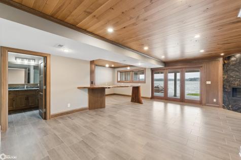 302 E Lake Street Ventura IA 50482