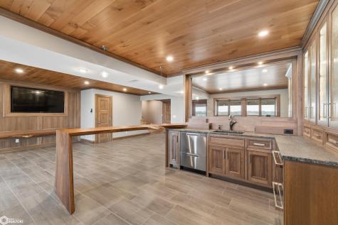 302 E Lake Street Ventura IA 50482