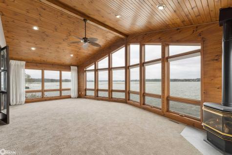 302 E Lake Street Ventura IA 50482