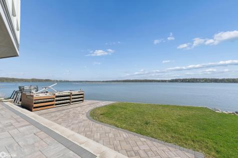 302 E Lake Street Ventura IA 50482