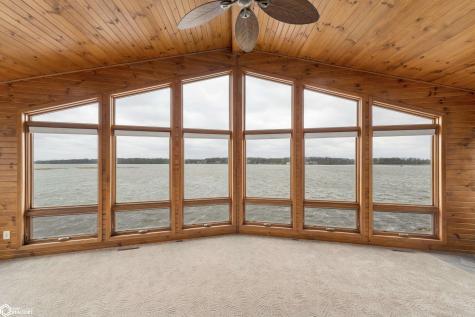 302 E Lake Street Ventura IA 50482