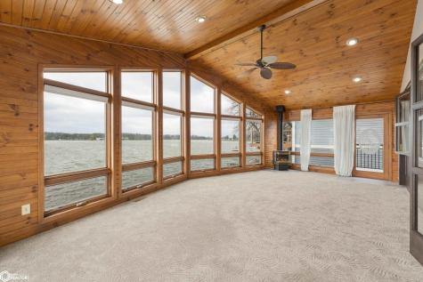 302 E Lake Street Ventura IA 50482