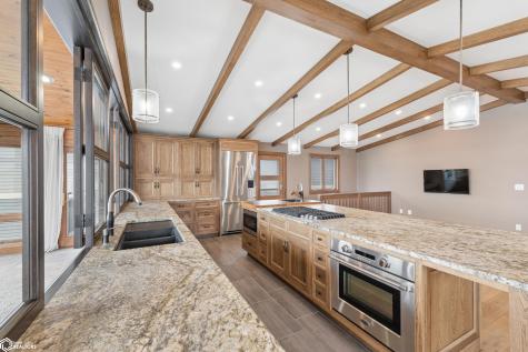302 E Lake Street Ventura IA 50482