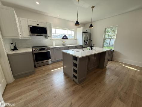 412 3rd Street NW Buffalo Center IA 50424