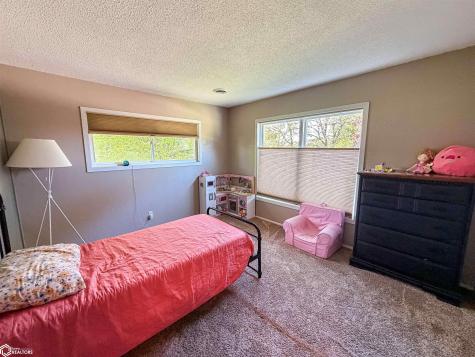 113 18th Avenue NE Hampton IA 50441