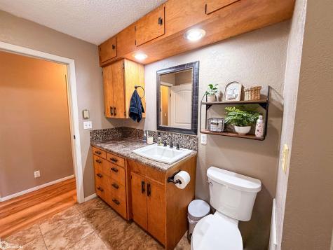 113 18th Avenue NE Hampton IA 50441