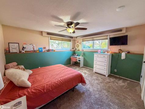113 18th Avenue NE Hampton IA 50441
