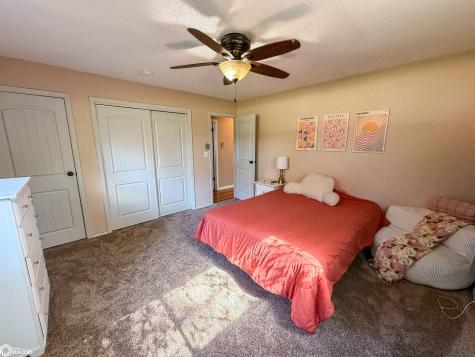 113 18th Avenue NE Hampton IA 50441