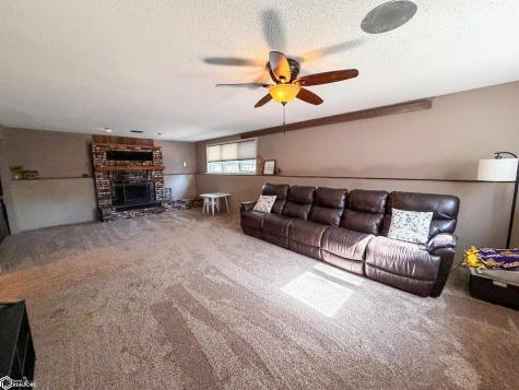 113 18th Avenue NE Hampton IA 50441
