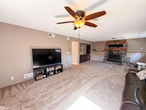 113 18th Avenue NE Hampton IA 50441
