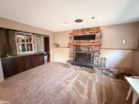 113 18th Avenue NE Hampton IA 50441