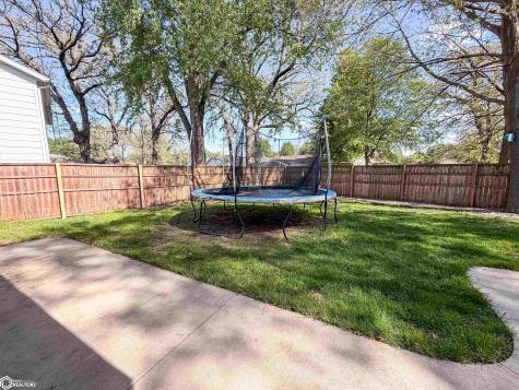 113 18th Avenue NE Hampton IA 50441