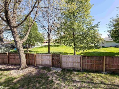 113 18th Avenue NE Hampton IA 50441