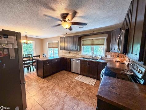 113 18th Avenue NE Hampton IA 50441
