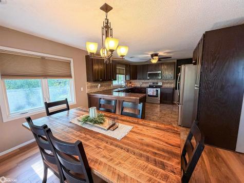 113 18th Avenue NE Hampton IA 50441