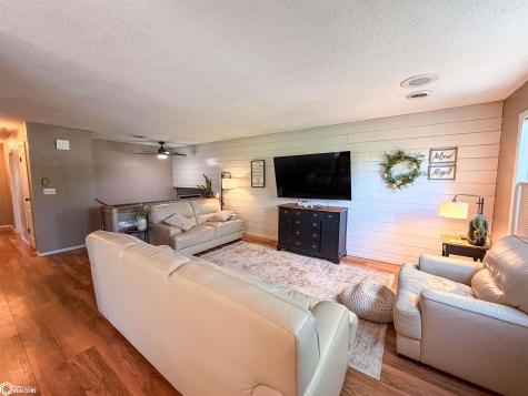 113 18th Avenue NE Hampton IA 50441
