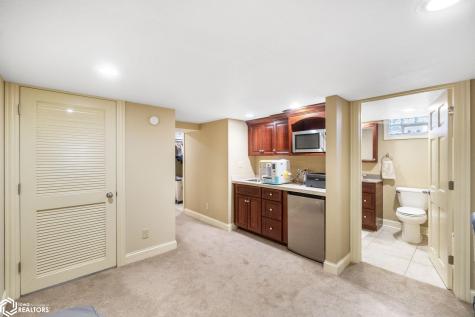 500 18th Street W Clear Lake IA 50428
