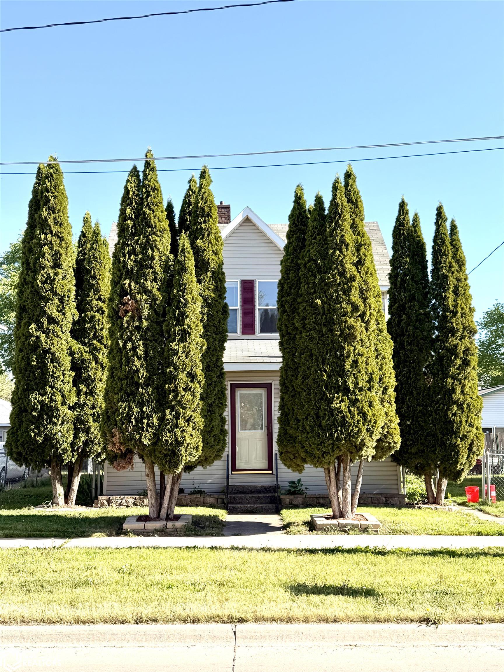 212 12th Street NW Mason City IA 50401