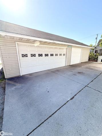 212 12th Street NW Mason City IA 50401